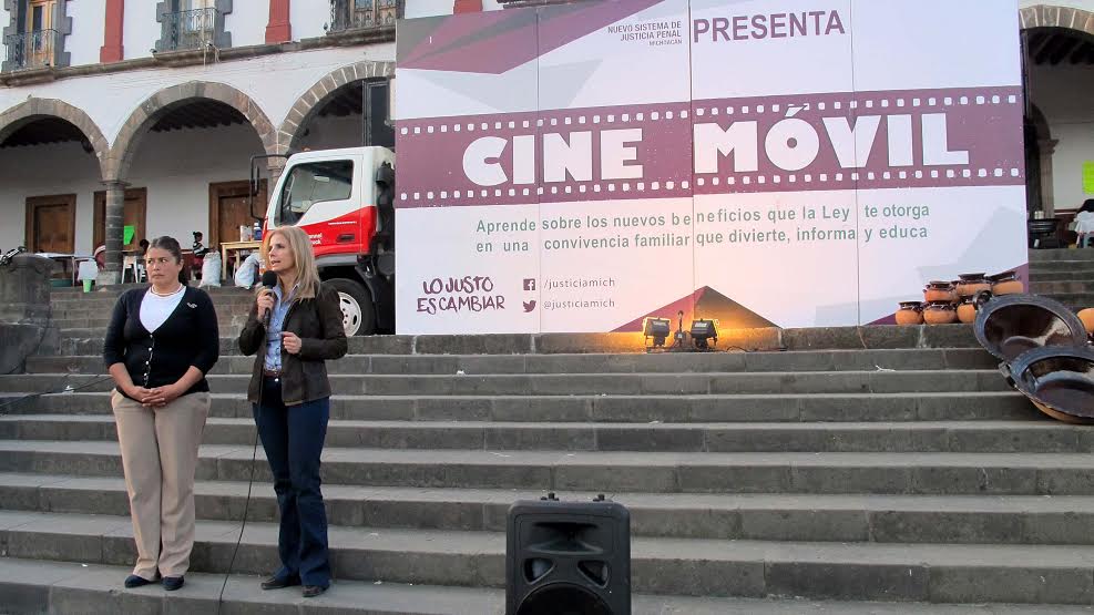 cine móvil NSJP Llanderal Zaragoza