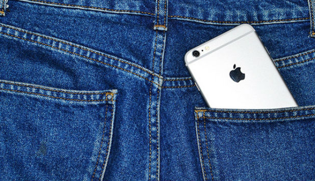 iPhone 6 en pantalón de mezclilla