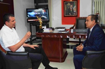 Memo Valencia reunido con el procurador de Michoacán / Especial