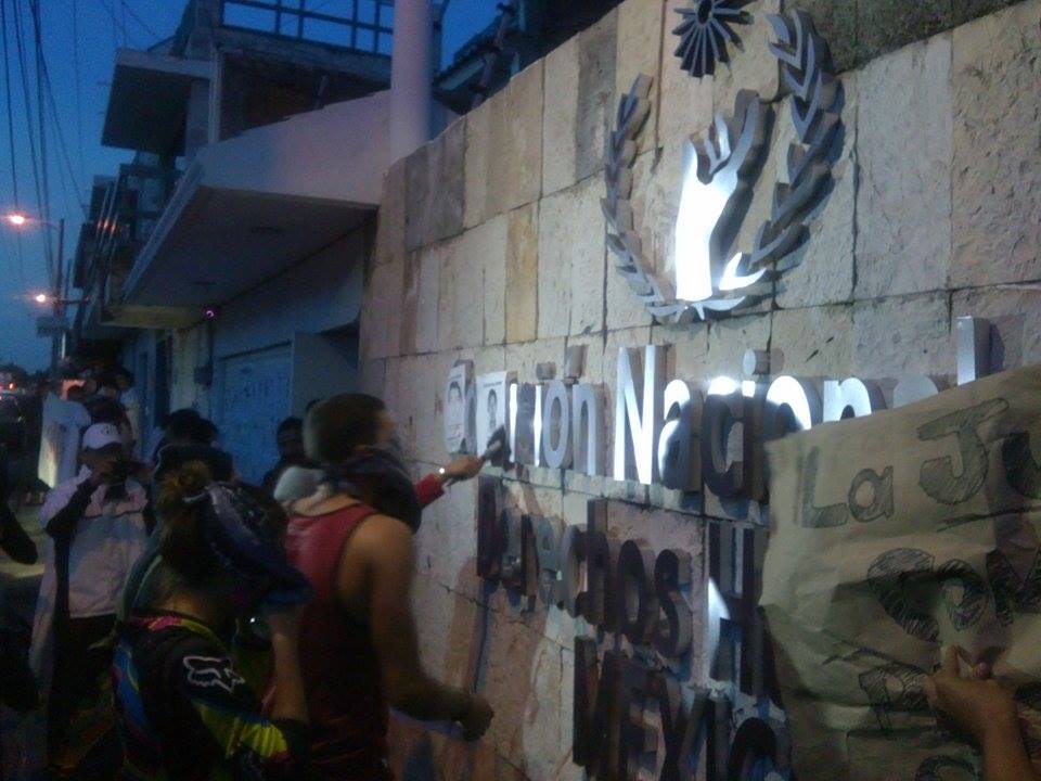 normalistas morelia manifestación ayotzinapa 500 DH 2 la buena