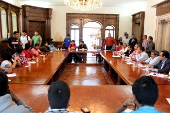 reunión normalistas con Secretario de Gobierno Jaime Darío Oseguera