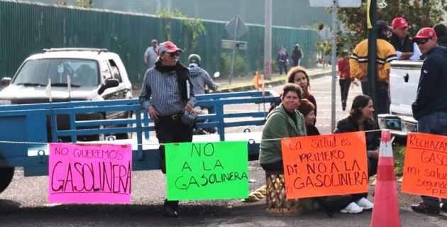 Vecinos liberan Avenida Universidad. Foto: A tiempo.