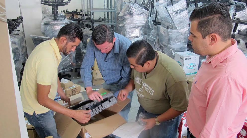 La Secretaría Ejecutiva del consejo para el nuevo sistema entrega equipo de video grabación para salas de oralidad de Uruapan