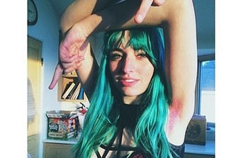 Se tiñe el vello de las axileas Foto vía Roxie Hunt
