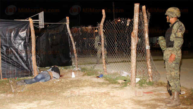 balacera en lázaro cárdenas militares escena del crimen