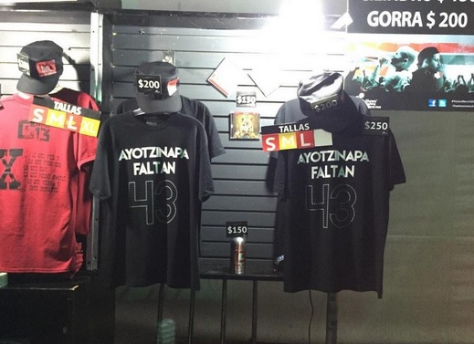 calle 13 venta de playeras normalistas ayotzinapa