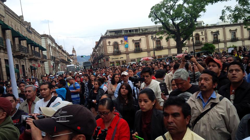 caravana normalistas morelia ayotzinapa marcha mitin 3