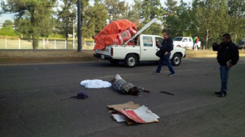 hombre atropellado por camioneta del OOAPAS por Salida a Charo Morelia
