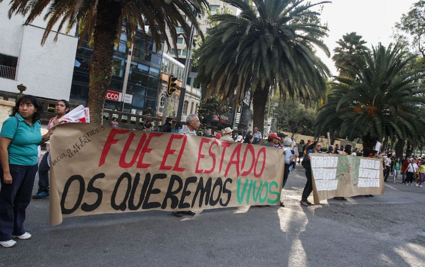 manifestación ayotzinapa