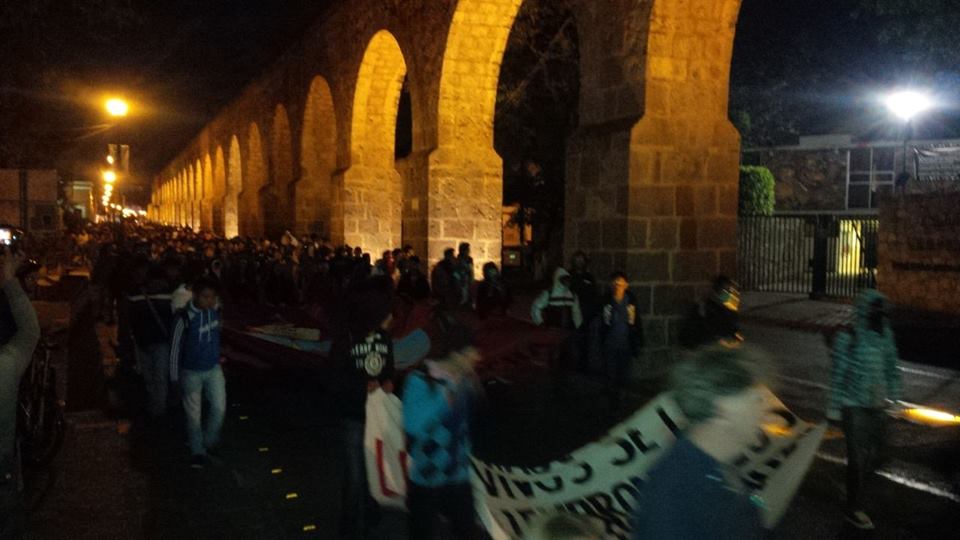manifestantes ayotzinapa en morelia