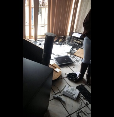 Instalaciones del PAN Michoacán tras paso normalista / Foto Vía: @C_Cardenas6