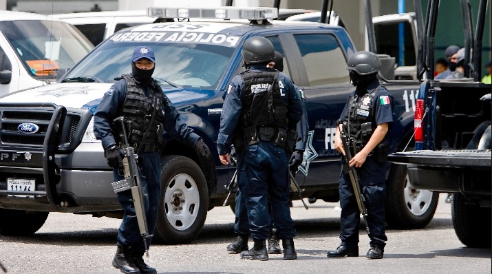 policias federales patrulla atentos