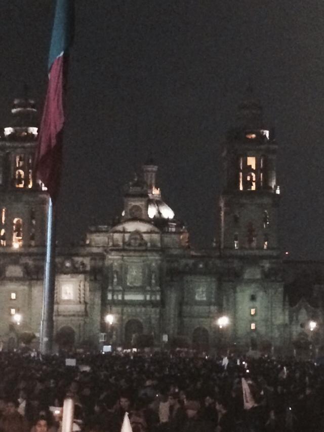 zócalo manifestación por ayotzinapa