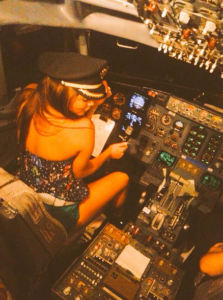 Esmeralda Ugalde, Hermana De Ana Barbara, Toma El Control De Un Avión 'En Pleno Vuelo'