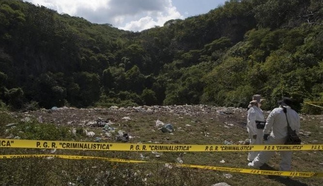 Basurero de Cocula donde la PGR dice fueron hallados los restos calcinados de los 43 normalistas / Foto Vía @VertigoPolitico
