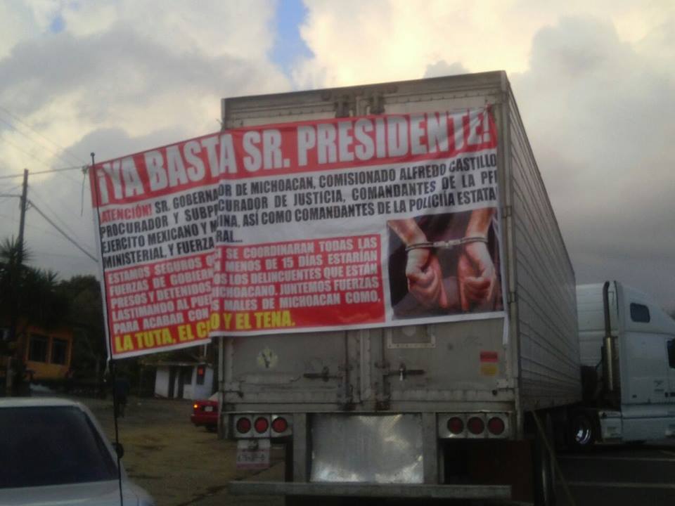 bloqueo Uruapan manta a Peña Nieto 2