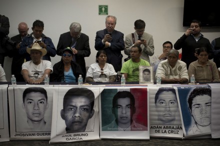 padres de los normalistas desaparecidos de Ayotzinapa