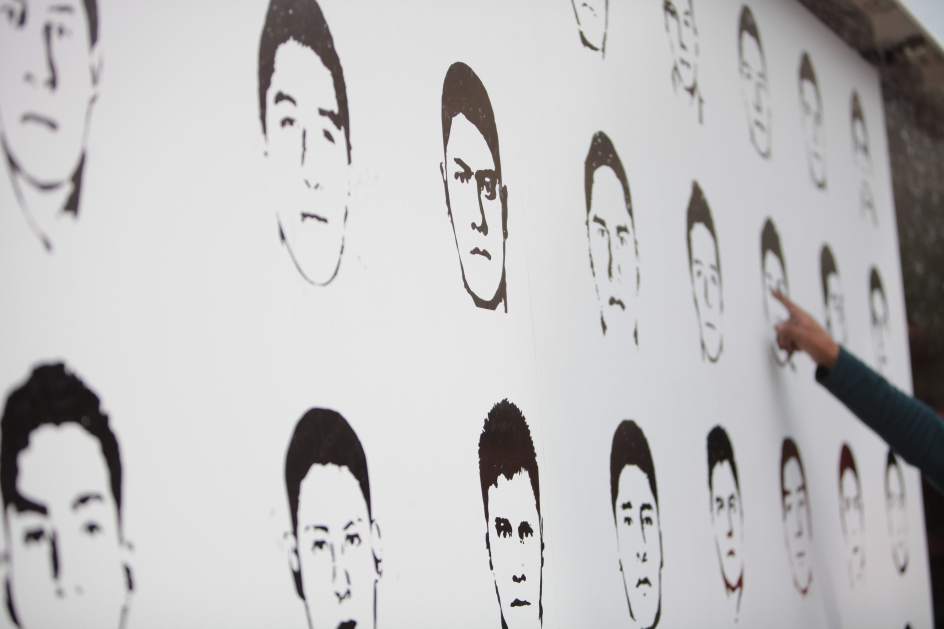Normalistas desaparecidos de Ayotzinapa. Foto vía 20 minutos