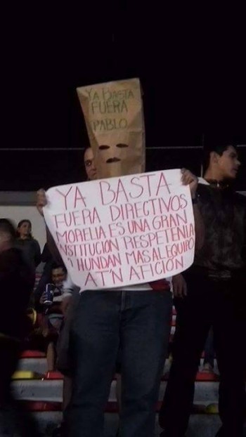 fuera tena enmascarado monarca hasta la muerte