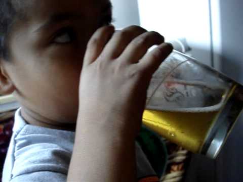 morrito tomando cerveza