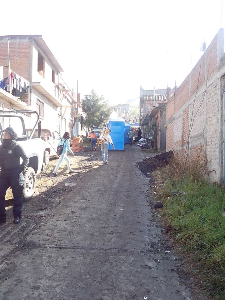 policías granaderos desalojo paracaidistas cerro del Punhuato 3
