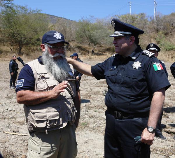 Comisionado General de la Policía Federal de México, Enrique Galindo y Papá Pitufo