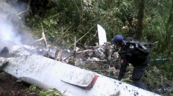 Helicóptero De Telmex Se Desploma En Santa María Chilchota, Hay 4 Muertos