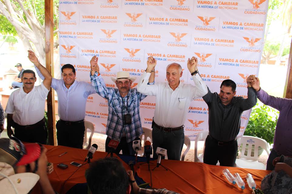 Hipólito Mora registro Movimiento Ciudadano La Ruana