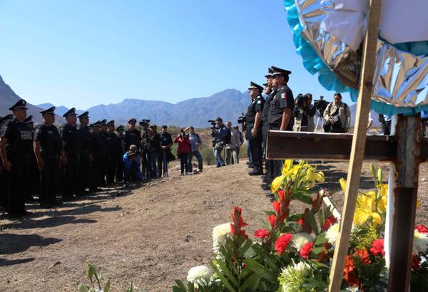 Policía Federal homenaje a elementos que fallecieron por captura de La Tuta en 2009