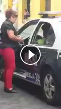#VIDEO: Exhiben A Policía Recibiendo "Mordida"