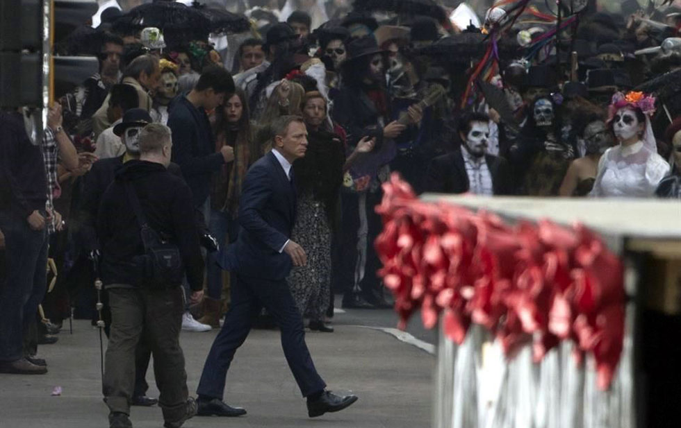 Daniel Craig en una de las escenas filmadas de James Bond en el DF // Foto Vía: Reforma