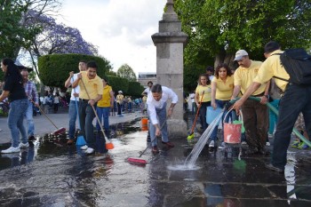 limpieza Plaza de Armas Morelia alcalde Salvador Abud