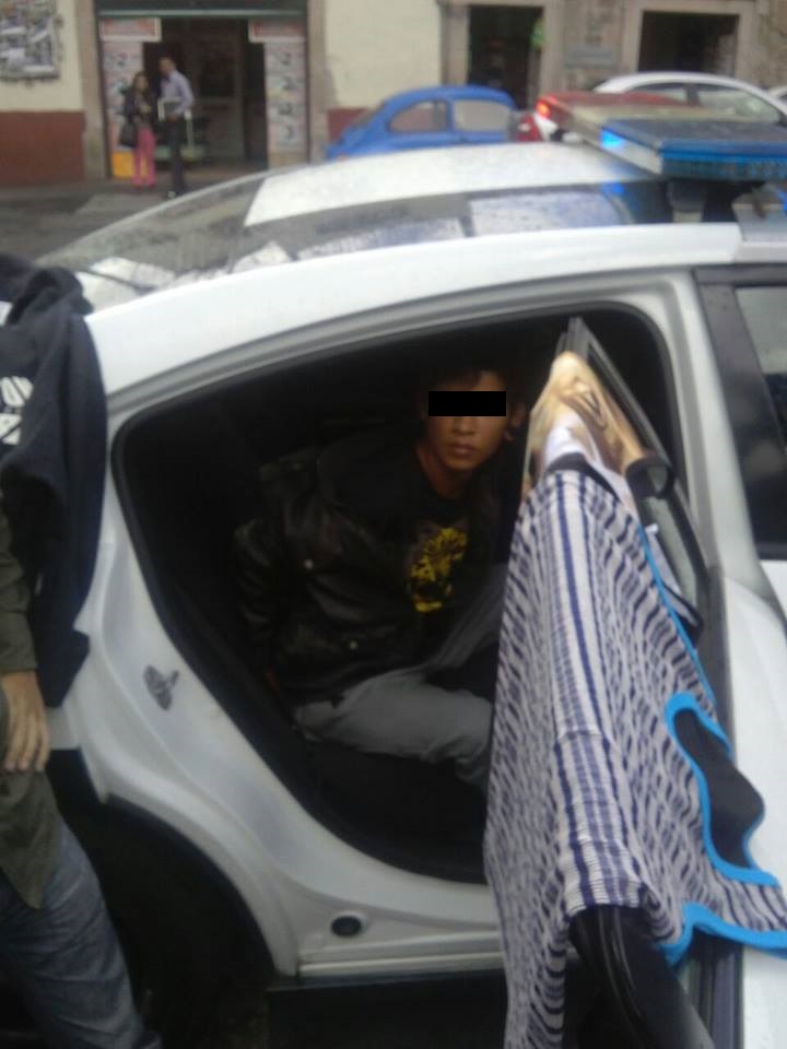 policía detienen a chavito por robo en centro de Morelia 2