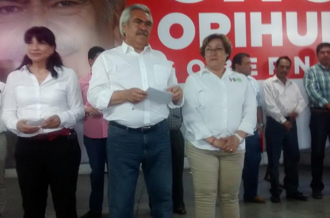 Chon Orihuela y Rosa Alicia Álvarez Piñones mamá de Rafa Márquez