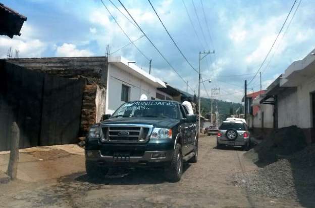 Comunidades Unidas civiles armados Zirahuén Michoacán