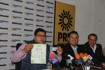 PRD tarjetas platino del PVEM