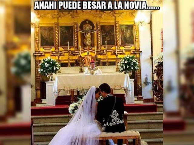 anahi boda meme 8