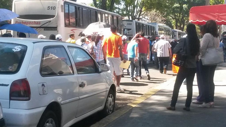 bloqueo comuneros Caltzontzin Uruapan