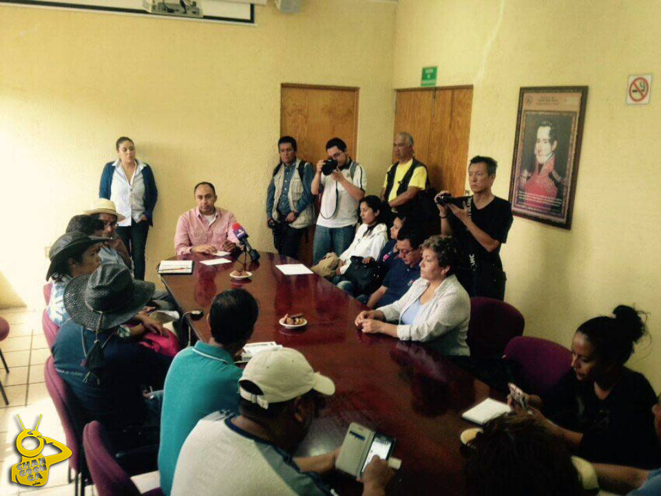 comisión maestros CNTE en el IEM Morelia
