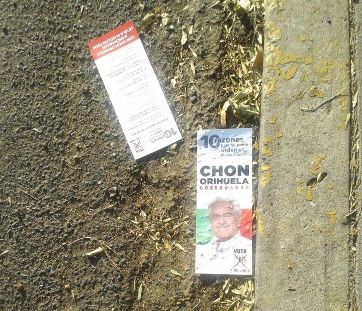 folletos guerrra sucia contra Chon Orihuela