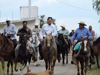 Alfonso Martínez en caballo