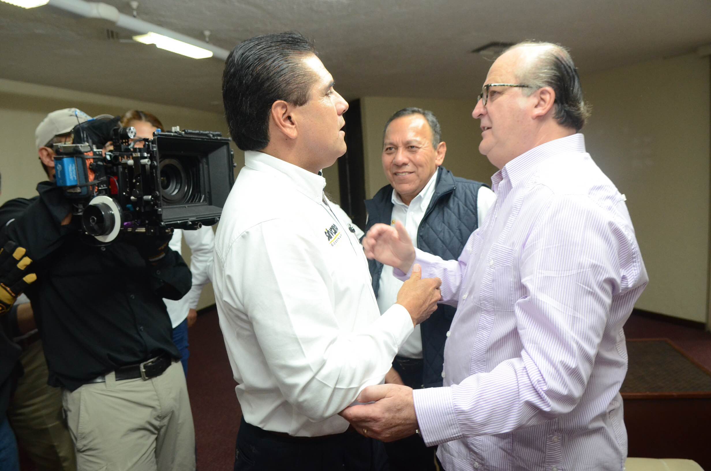 Silvano respaldado por el PRD