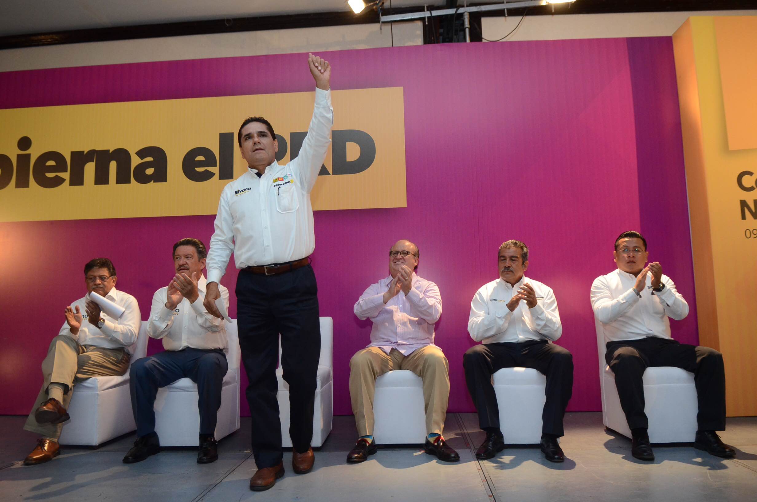 Silvano respaldado por el PRD