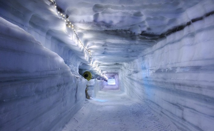 Islandia presenta la cueva de hielo artificial más grande del mundo