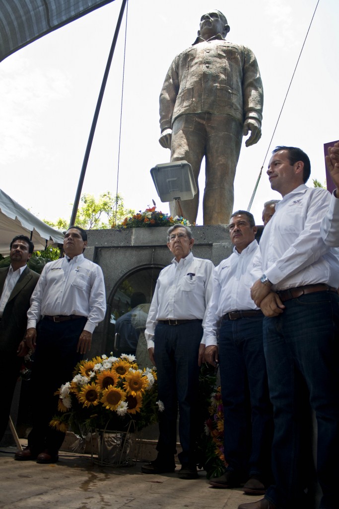 Raúl Morón Silvano Aureoles y Cuauhtémoc Cárdenas Conmemoran Natalicio De Lázaro Cárdenas   