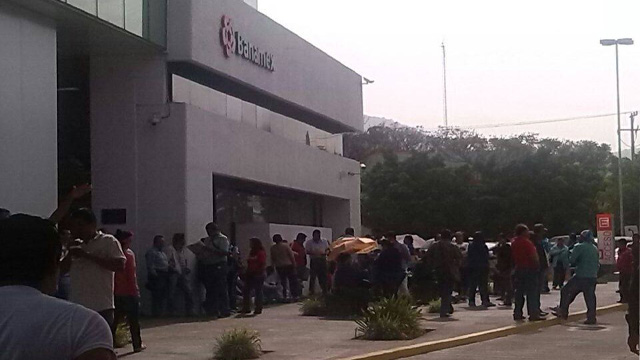 bloqueo-Banamex-maestros-Torre-Financiera-Morelia