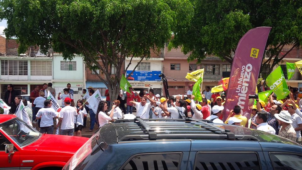 cierran calle en cu por porras