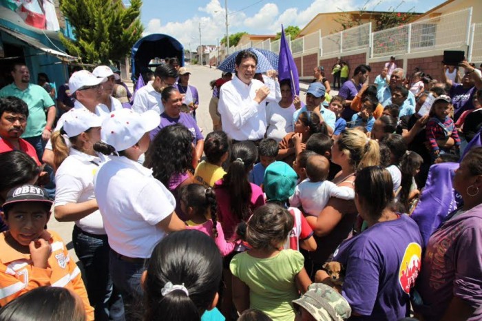 poncho recorriendo calles 2