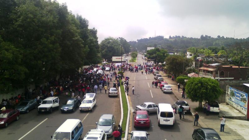 bloqueo acceso Uruapan