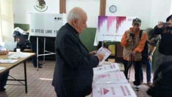 cardenal-Alberto-Suárez-Inda-votando